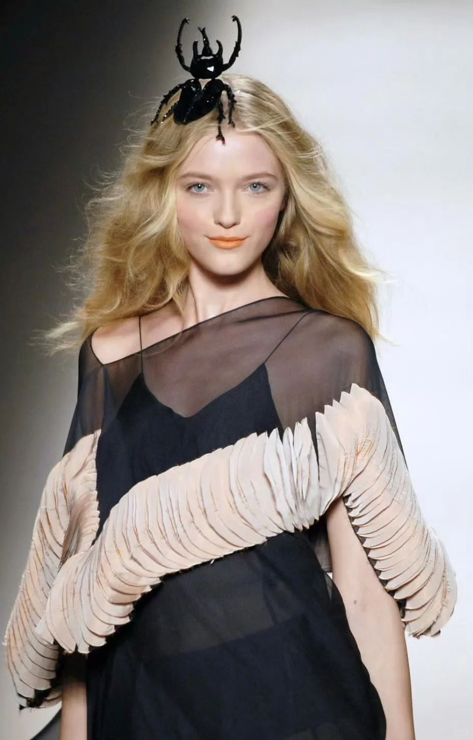 好伟大一张脸！美得我眼前一亮一亮又一亮！