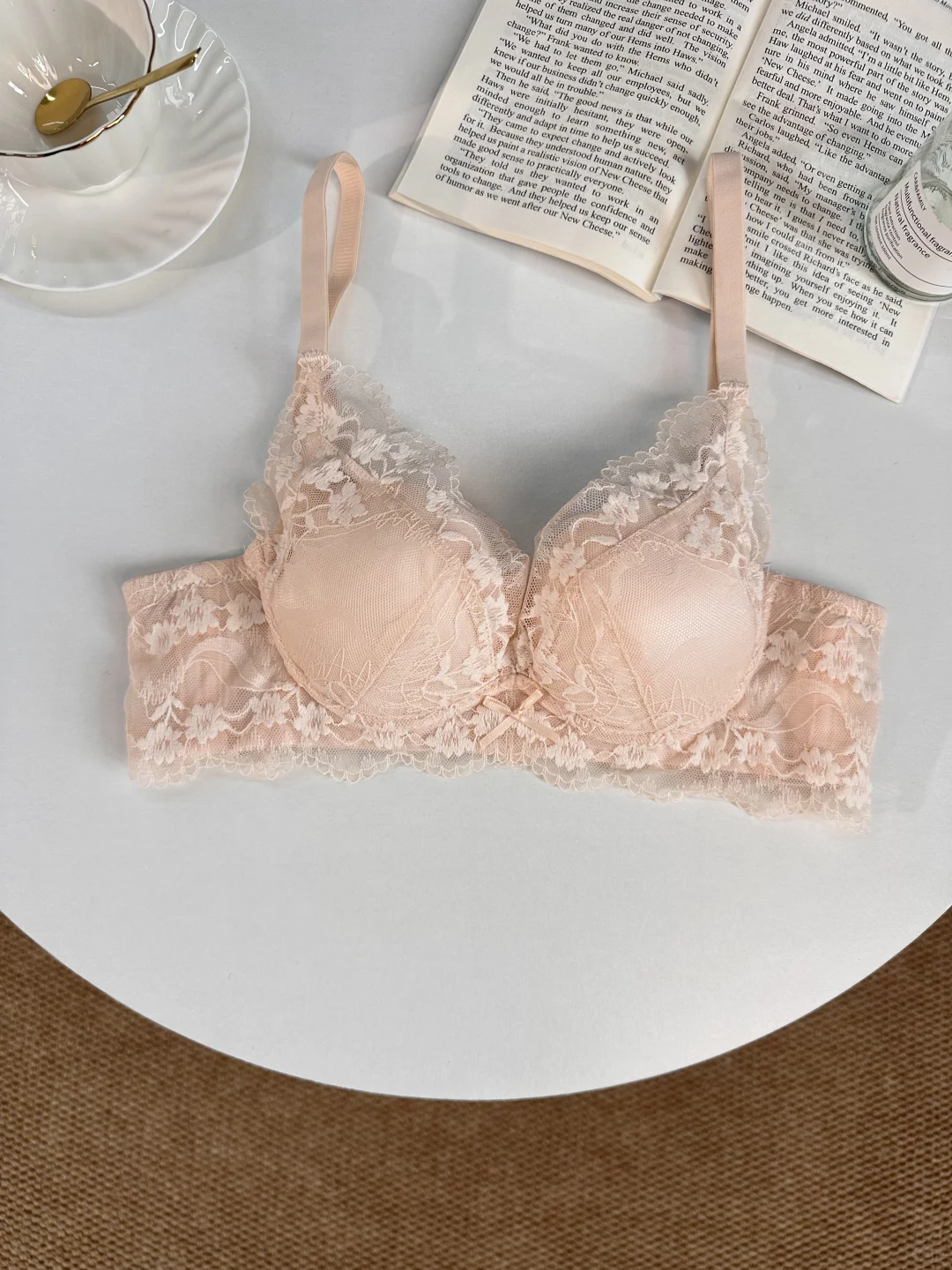 浅粉色蕾丝小胸内衣👙、真的太美了！好温柔哇