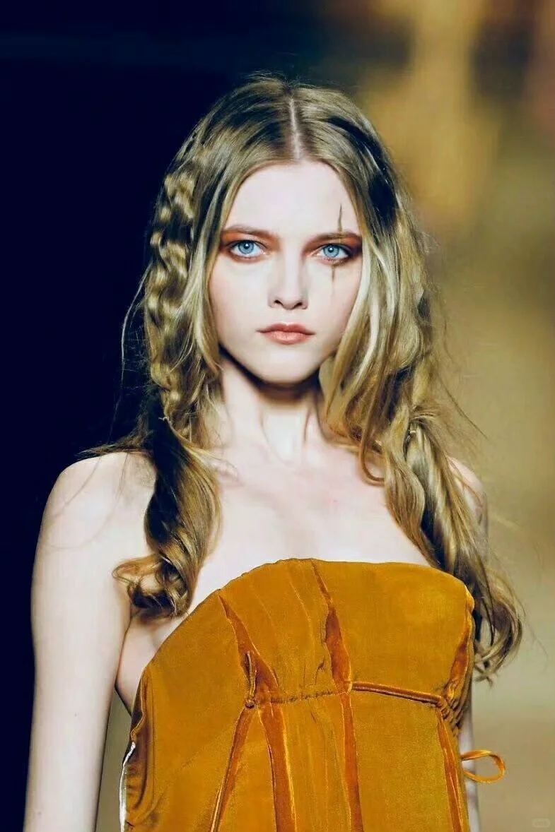 好伟大一张脸！美得我眼前一亮一亮又一亮！