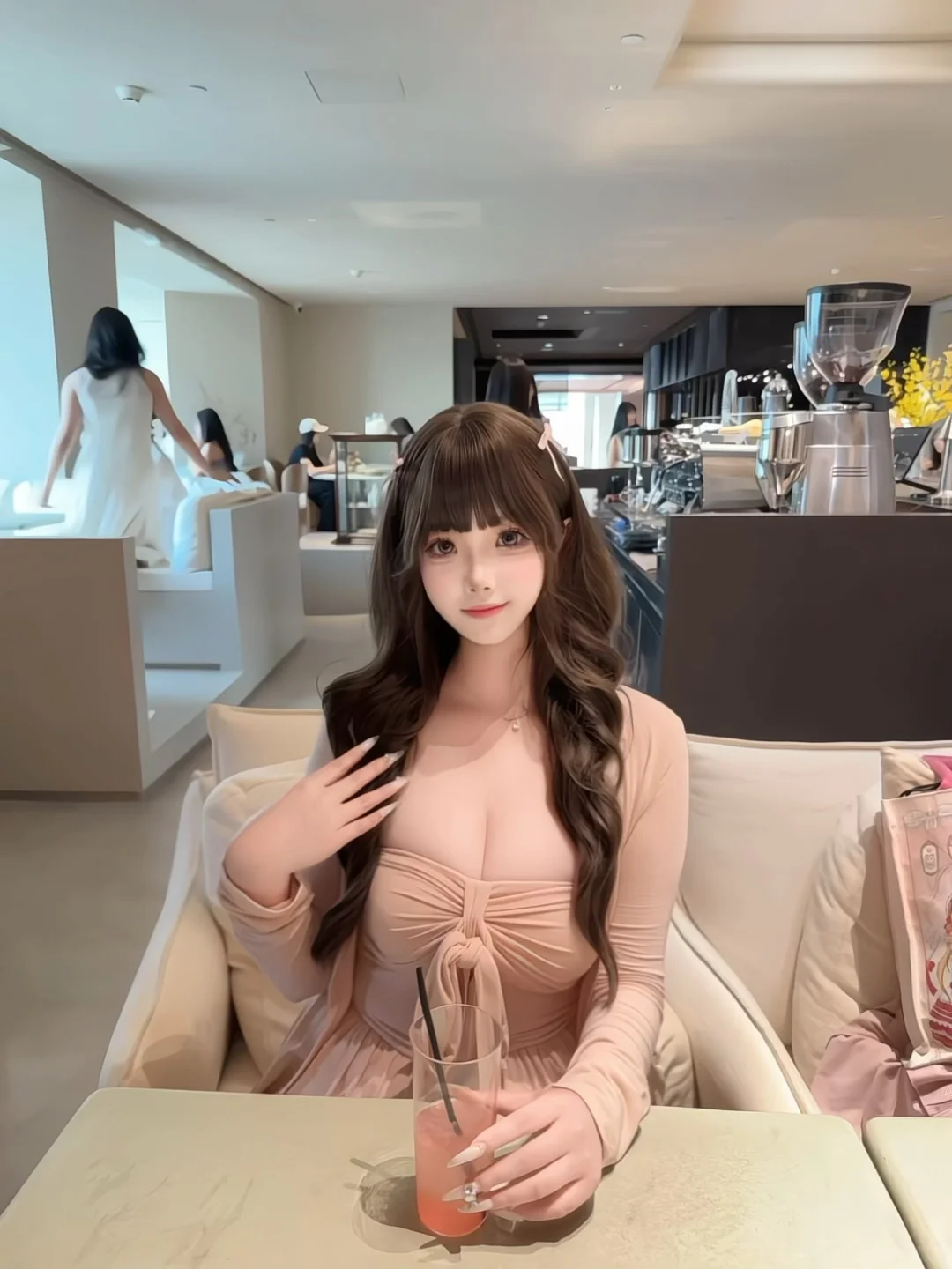 粉色也有人妻感