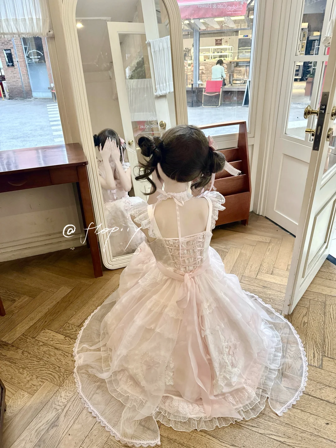 天气蒙蒙的 你也萌萌的Ov0