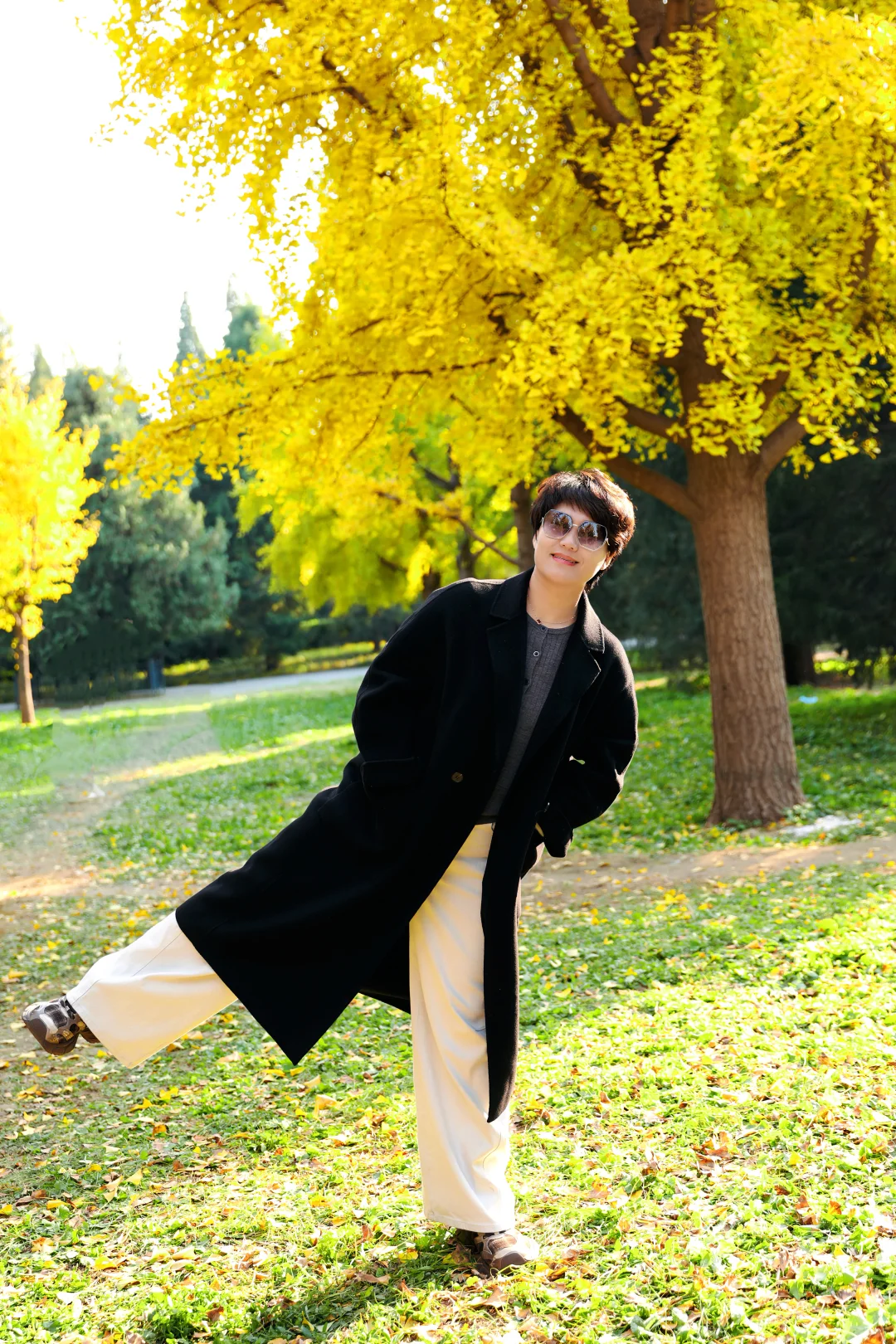 北京女摄🉑跟拍｜和闺蜜一起拍秋天的银杏叶