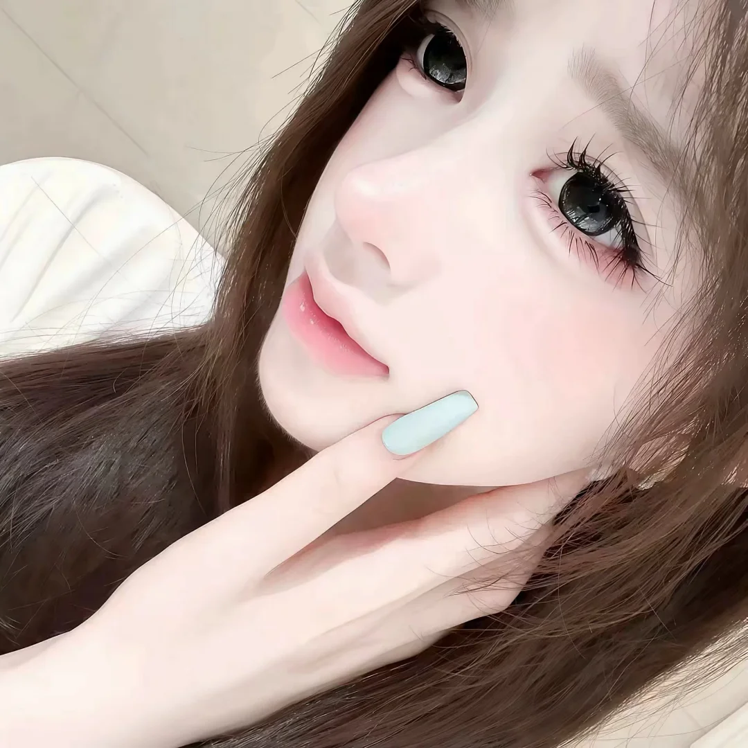 𝑾𝒆𝑪𝒉𝒂𝒕网感清冷女头