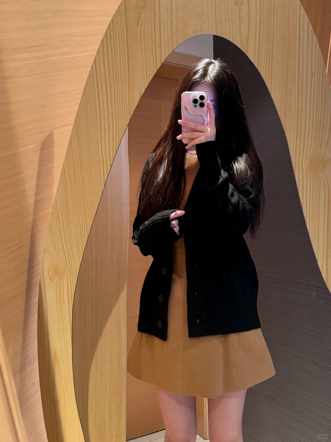 琮瑗同款黑色毛衣➕棕色高干文麂皮连衣裙