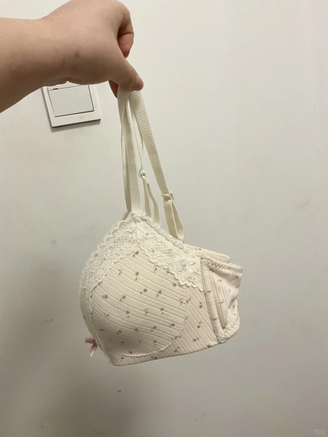 女生小胸穿它胸型超圆润？蕾丝 + 嘭感 yyds