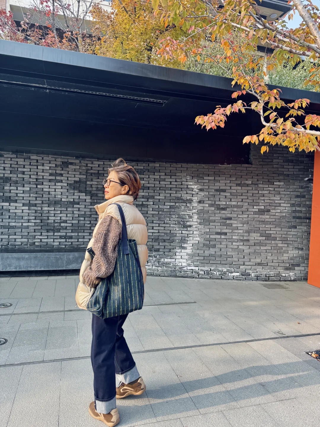 北方老年博主初冬实用羽绒服休闲穿搭