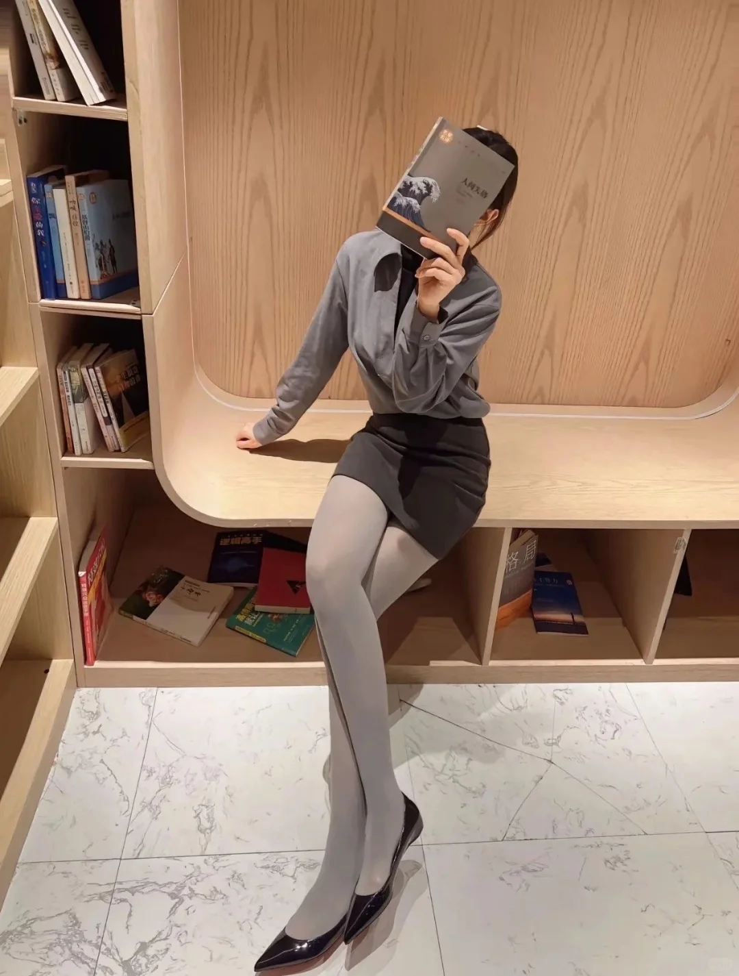 “哪一种丝袜最显腿细？我测给你看。”