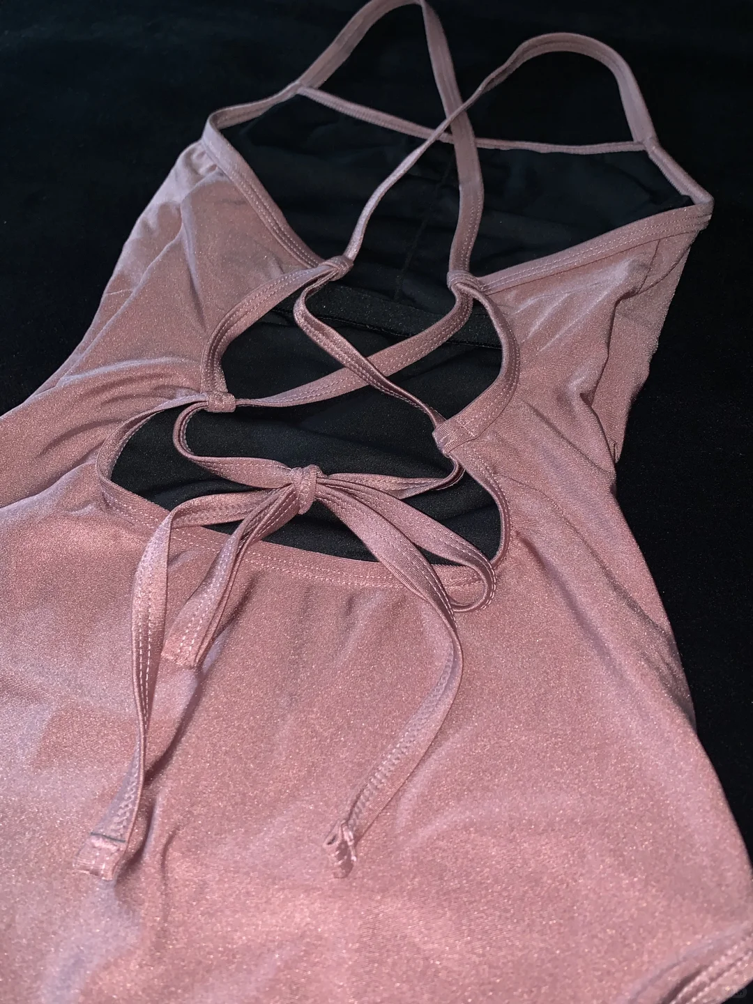 穿双系带泳衣的嘴也太严了..