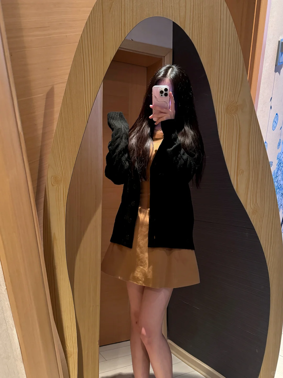琮瑗同款黑色毛衣➕棕色高干文麂皮连衣裙