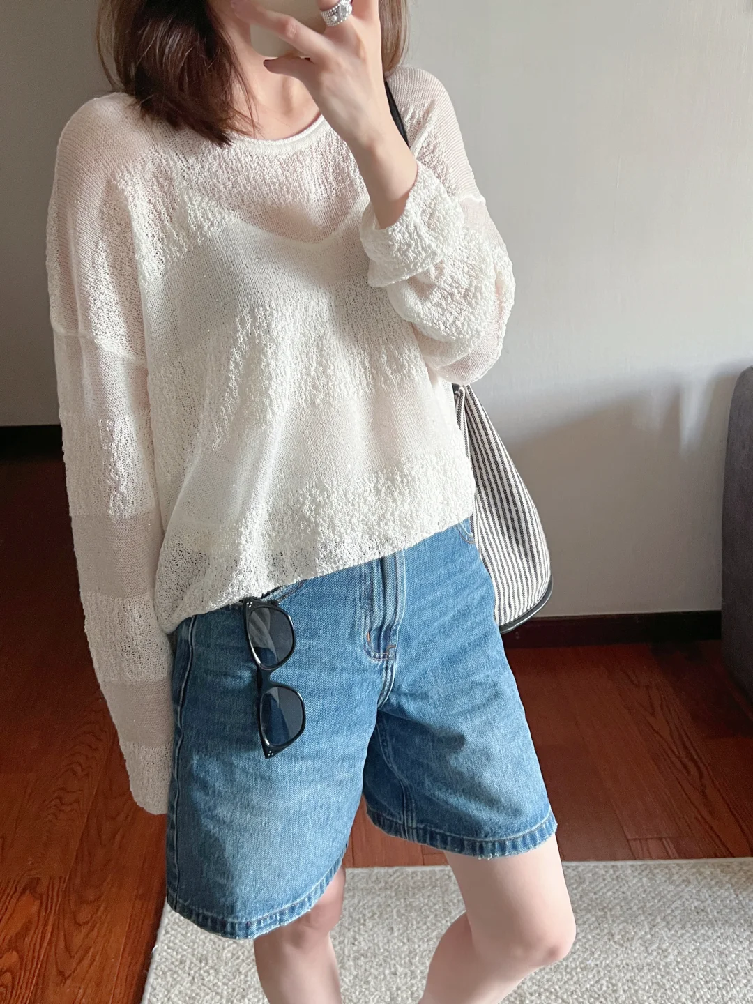 罩衫叠穿+牛仔中裤，轻松应对夏秋过渡季~