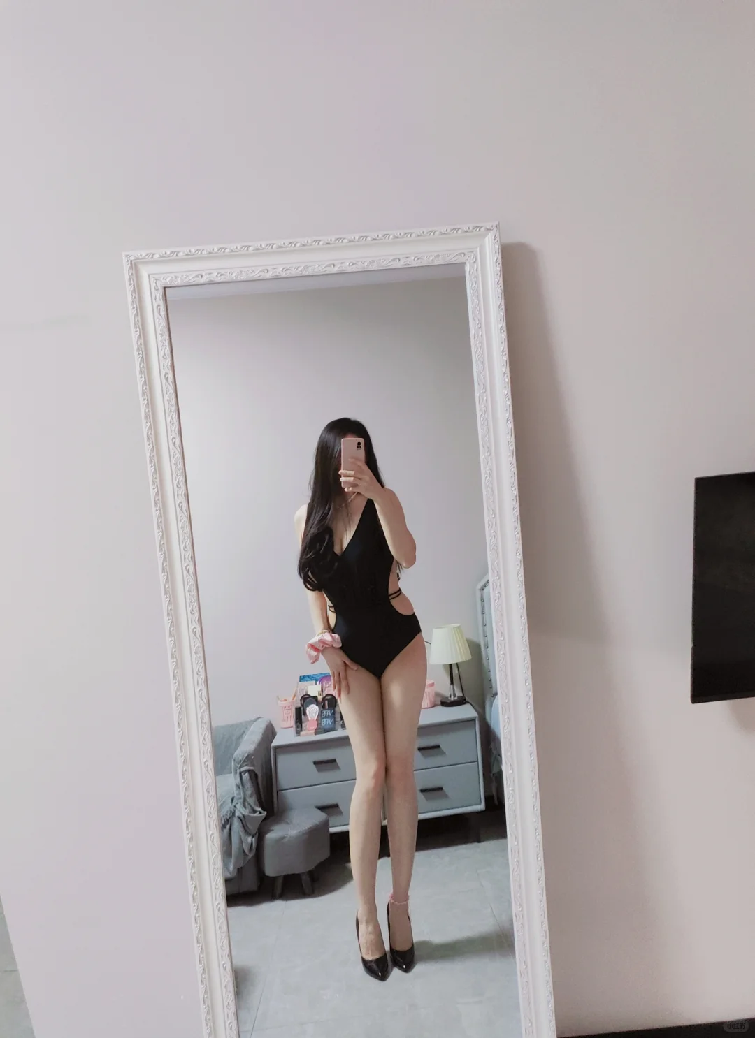 喜欢的男生女生们关注一下～黑色泳衣