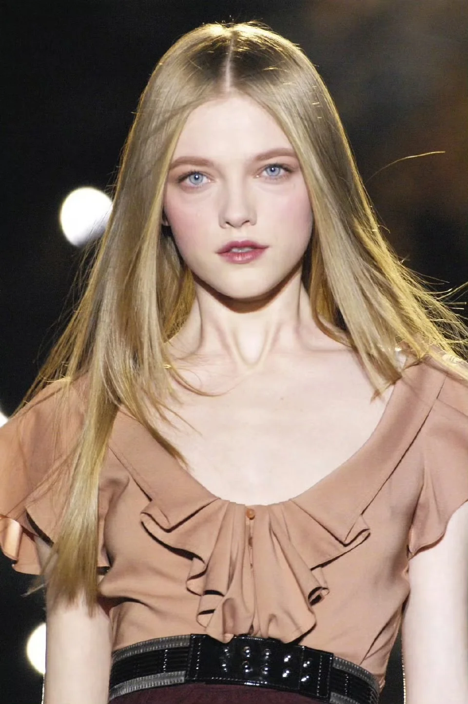 好伟大一张脸！美得我眼前一亮一亮又一亮！