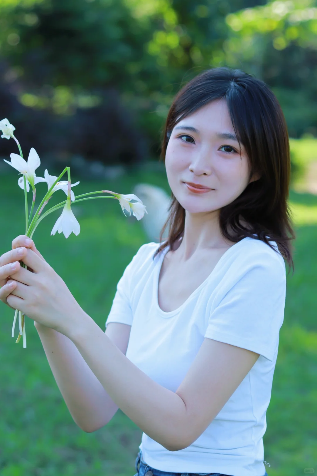 在户外的她真的很美！🍃