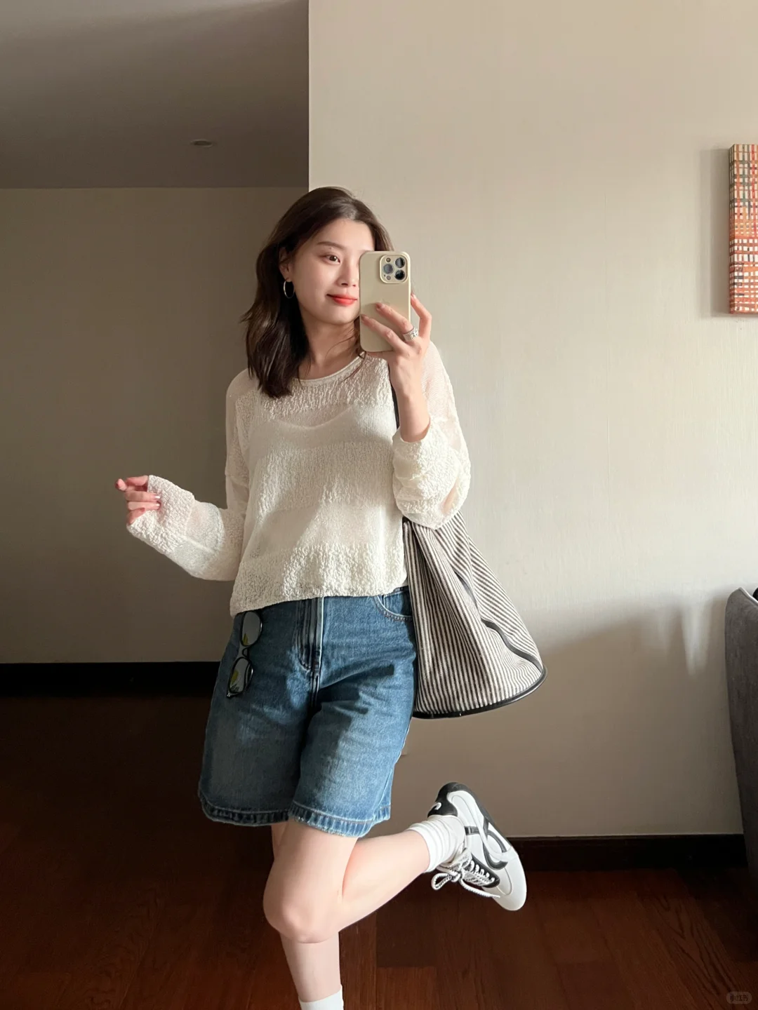 罩衫叠穿+牛仔中裤，轻松应对夏秋过渡季~