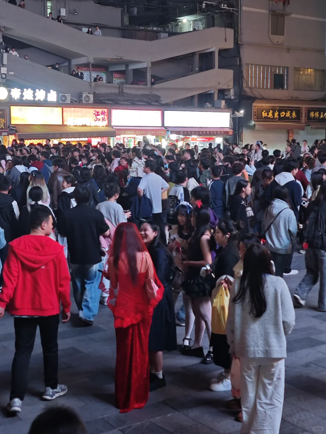 惊鸿一瞥，眼睛自动对焦