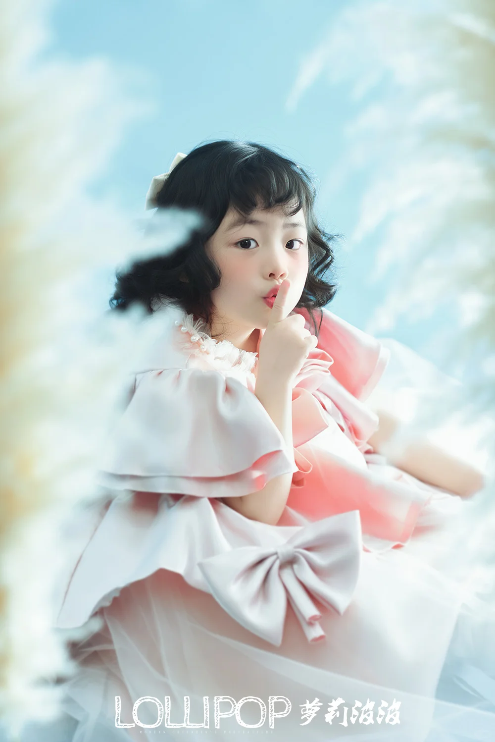 家人们！嘞个女鹅这组写真直接把我美懵了