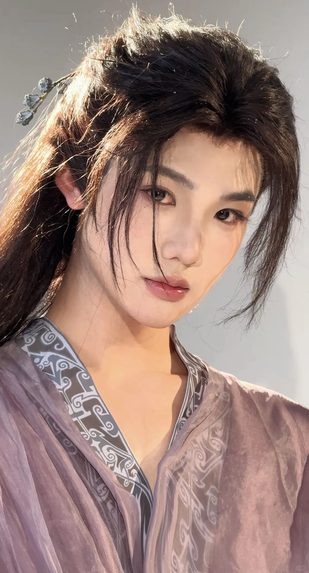 照镜子的时候会被自己美到吗？