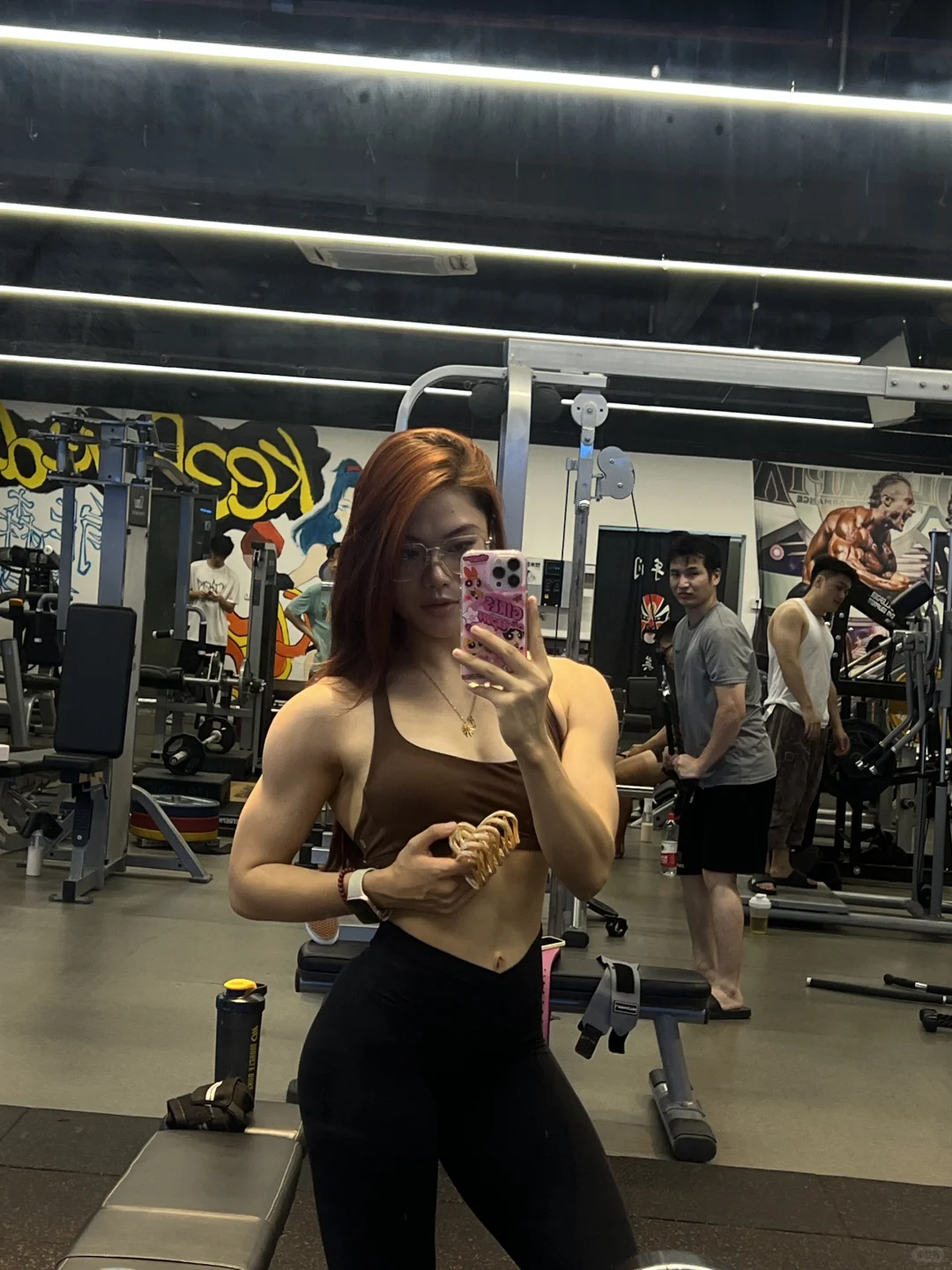 别放弃，练出线条了，很美！