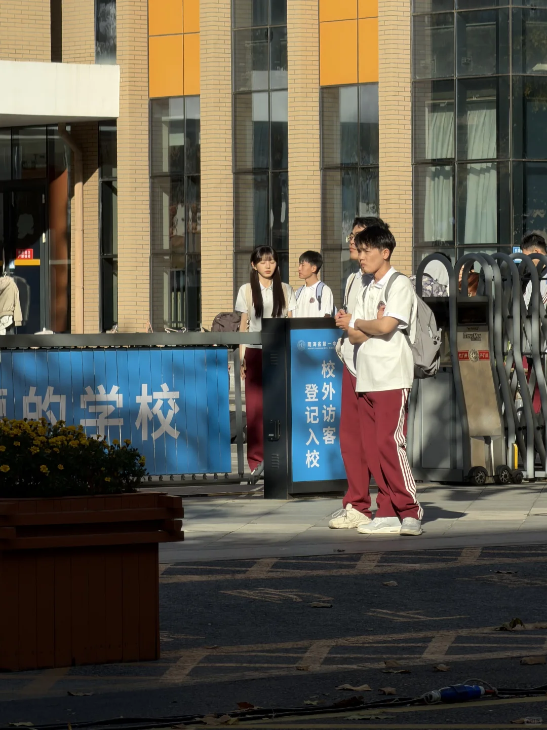 起猛了，看到女明星了！