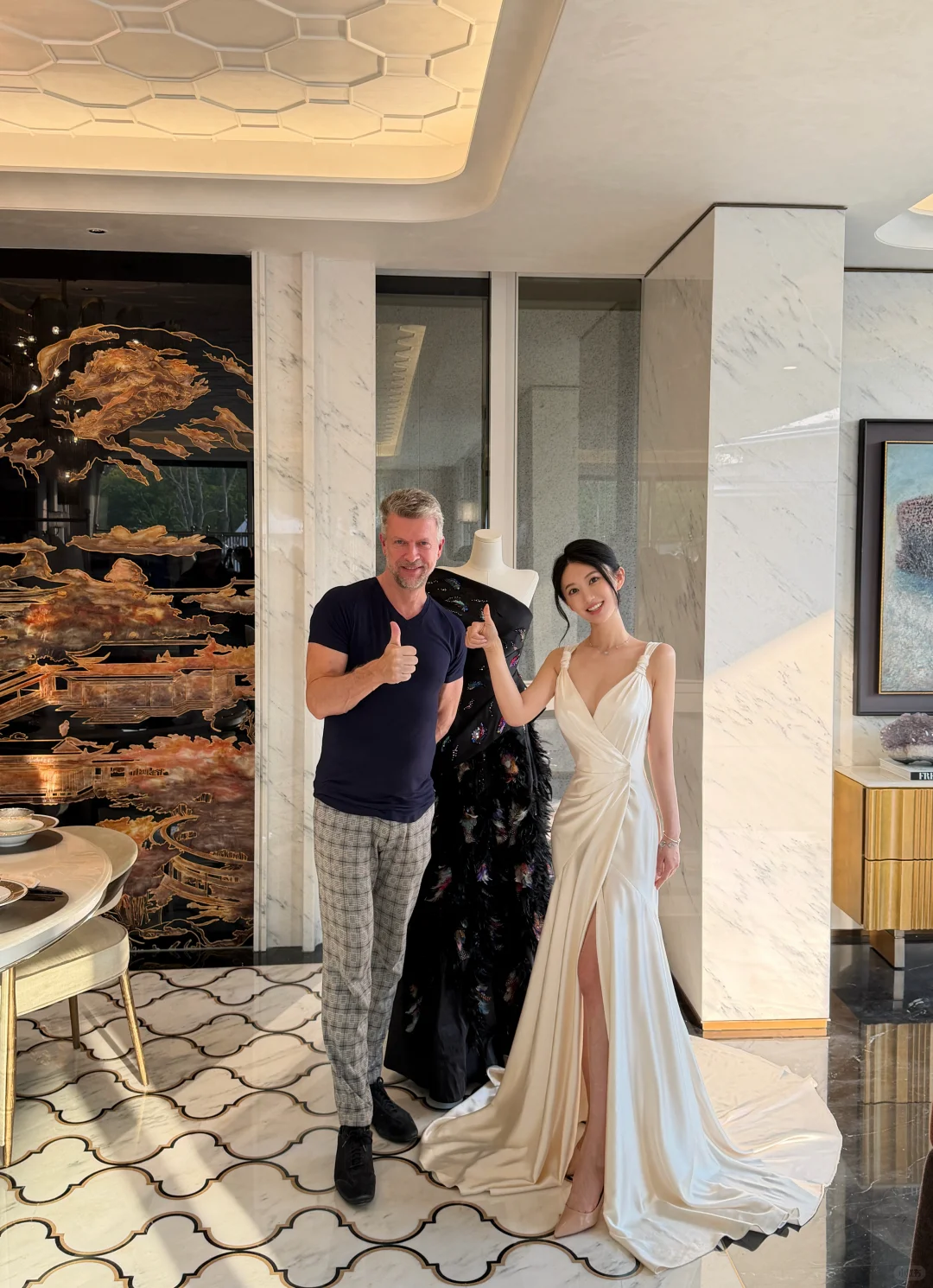 几十万的裙子穿上就是好看