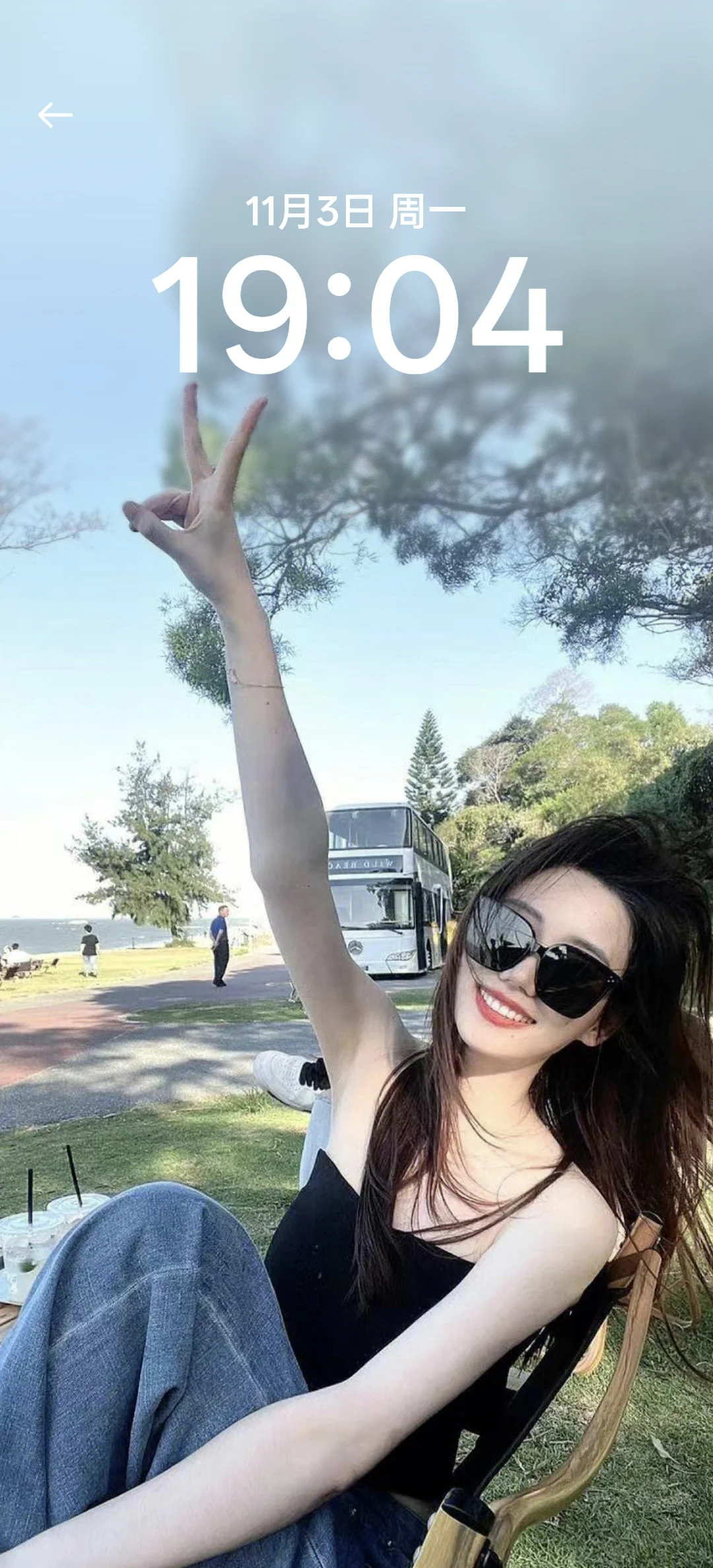 精选美女壁纸，让你的手机美美哒！