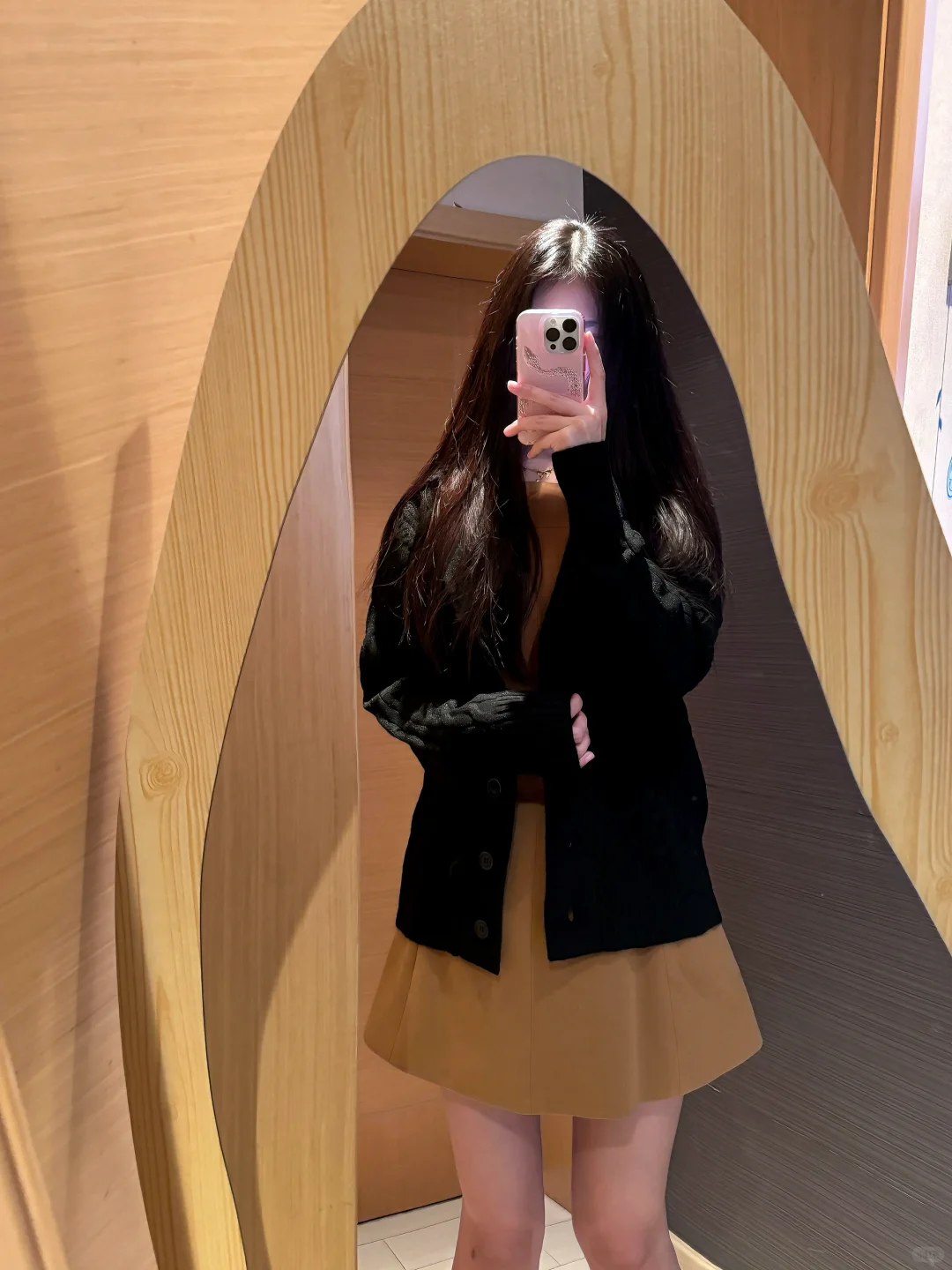 琮瑗同款黑色毛衣➕棕色高干文麂皮连衣裙