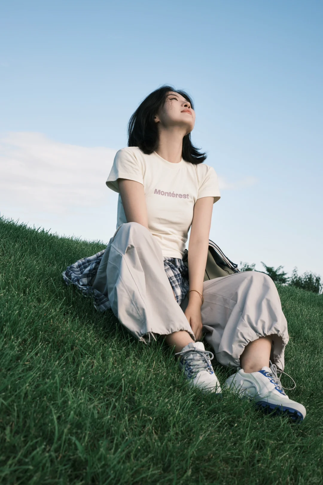 这大概就是我富士相机里的山野少女吧