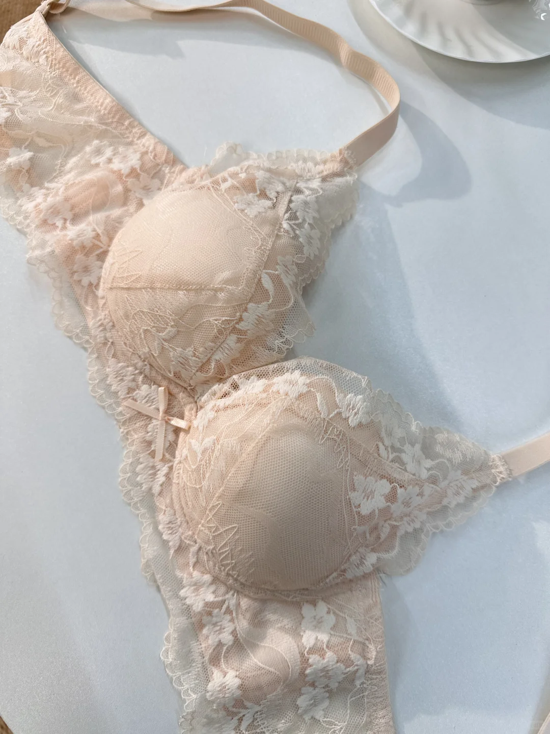 浅粉色蕾丝小胸内衣👙、真的太美了！好温柔哇