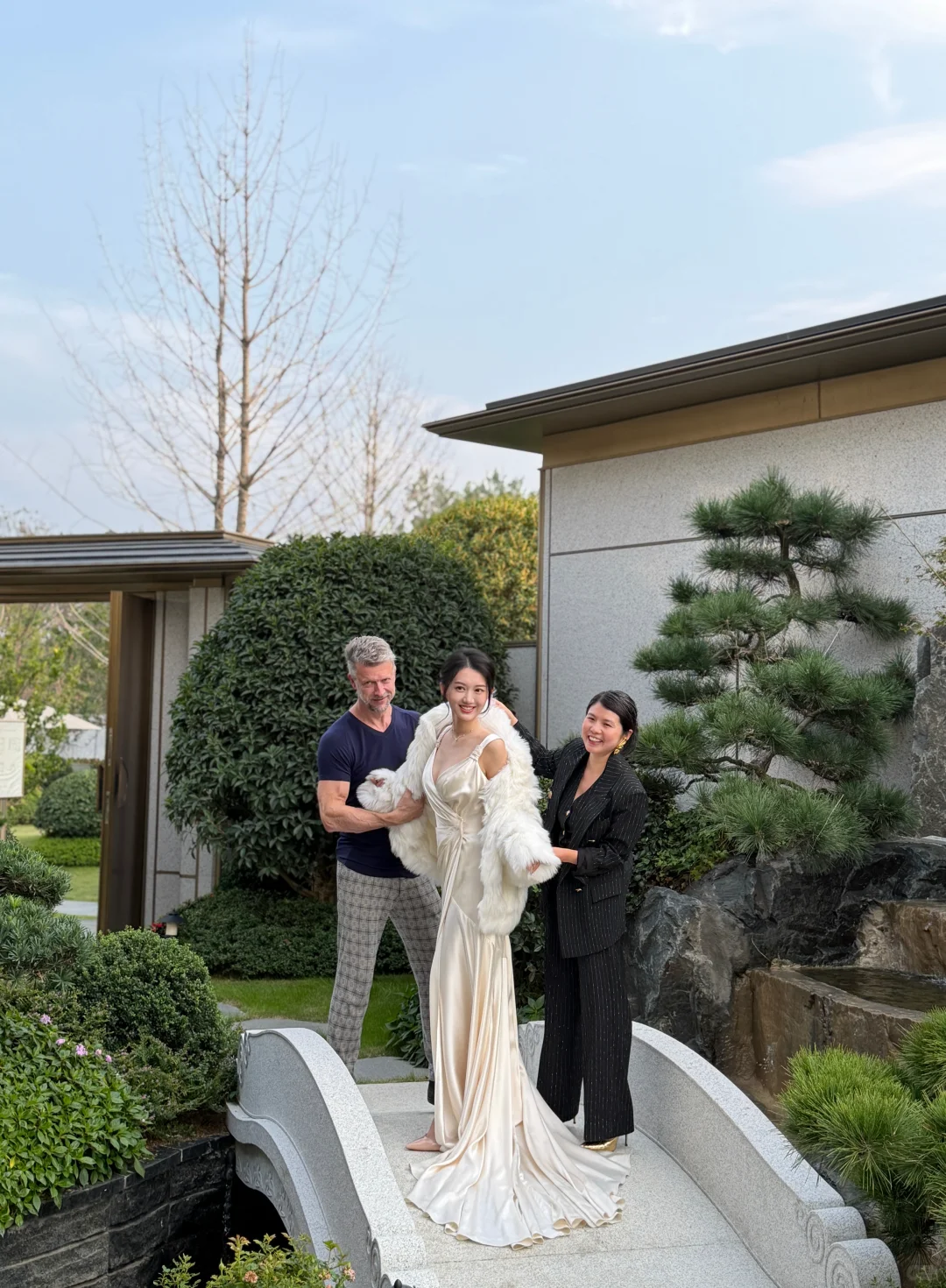 几十万的裙子穿上就是好看