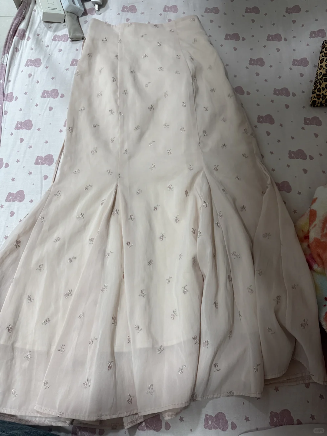 出31 sons de mode粉色刺绣小花鱼尾裙