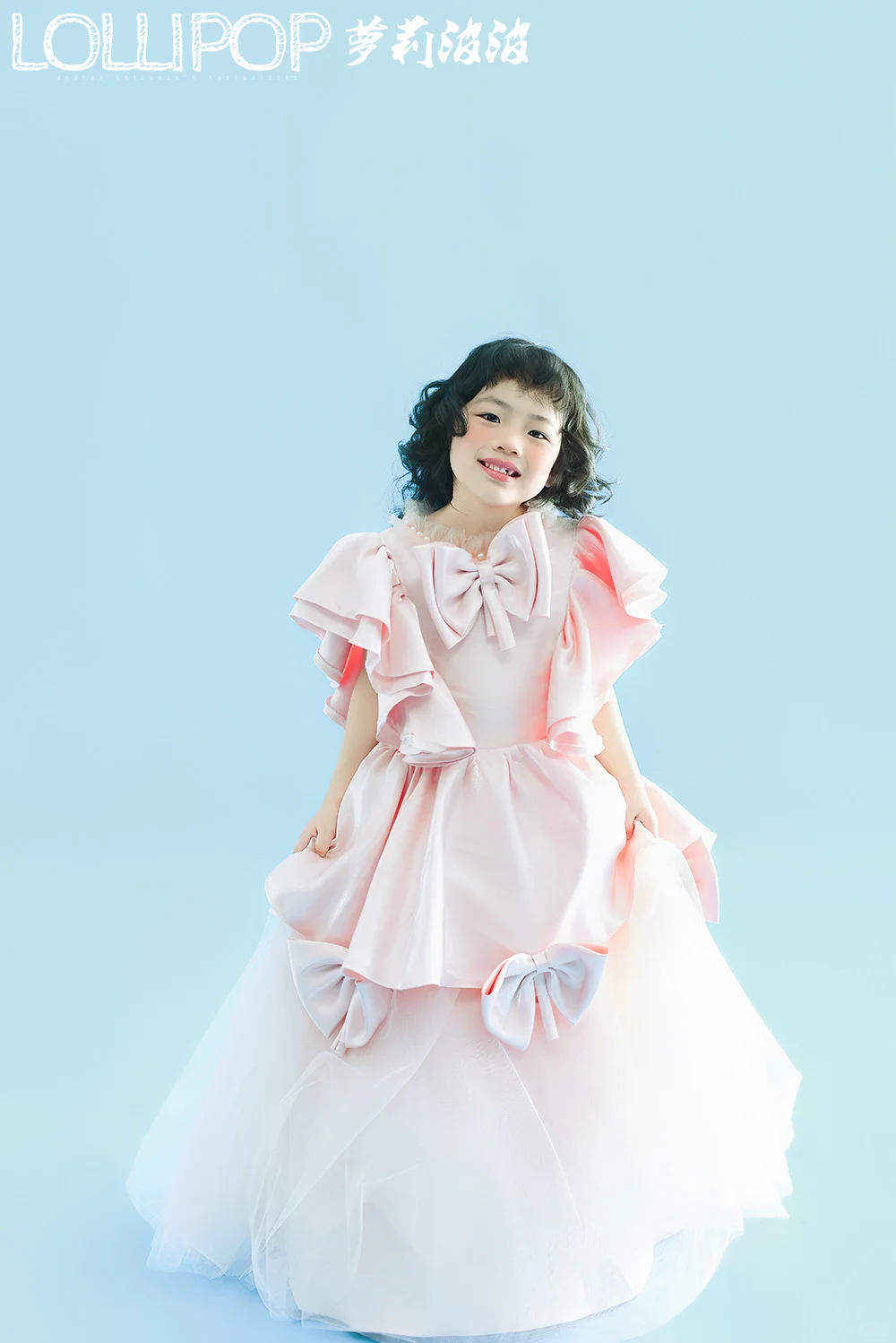 家人们！嘞个女鹅这组写真直接把我美懵了