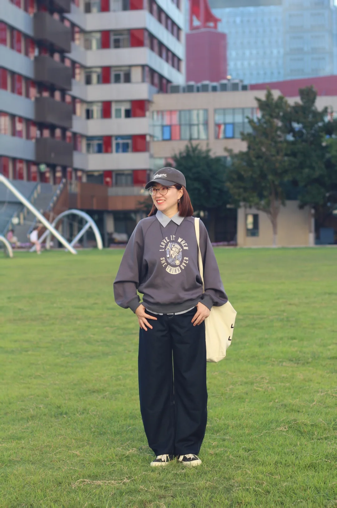 42岁丨秋天的松弛感是卫衣给的🍂