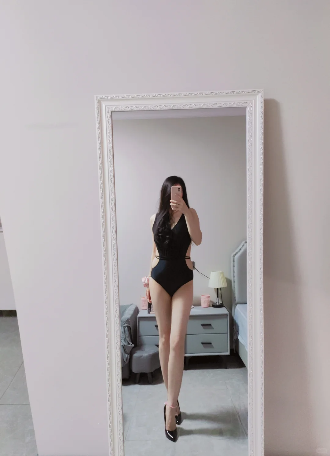 喜欢的男生女生们关注一下～黑色泳衣