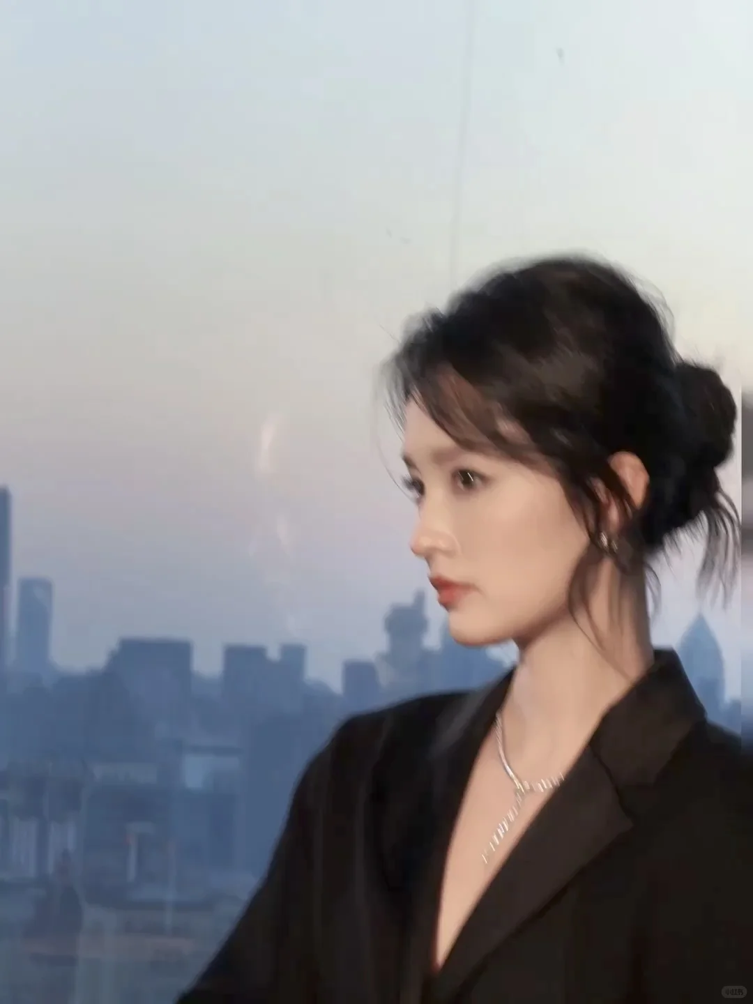 “妈生脸”的骨相优势，侧脸绝杀