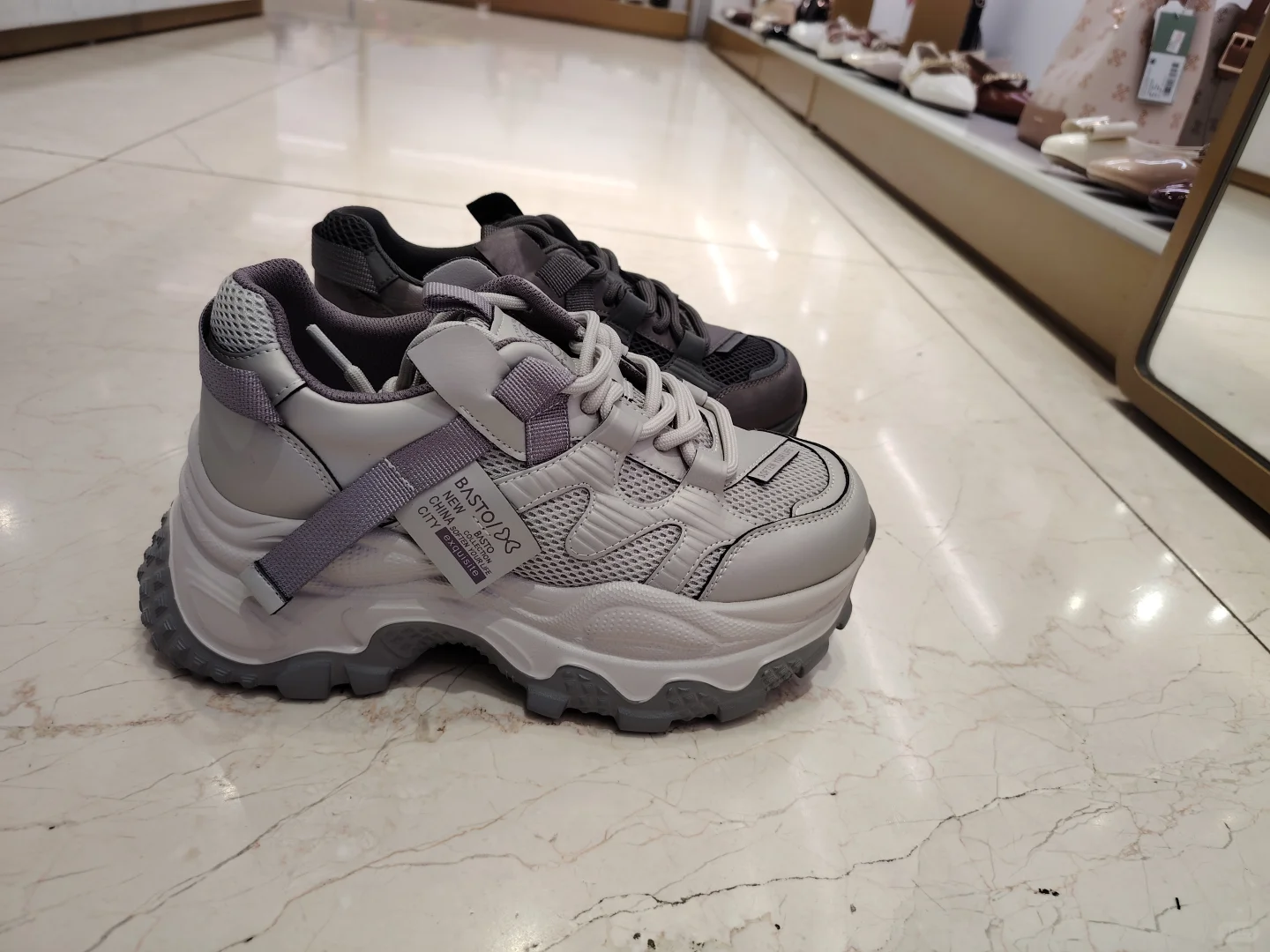 百思图2025冬季新款老爹鞋时尚潮流街头女休