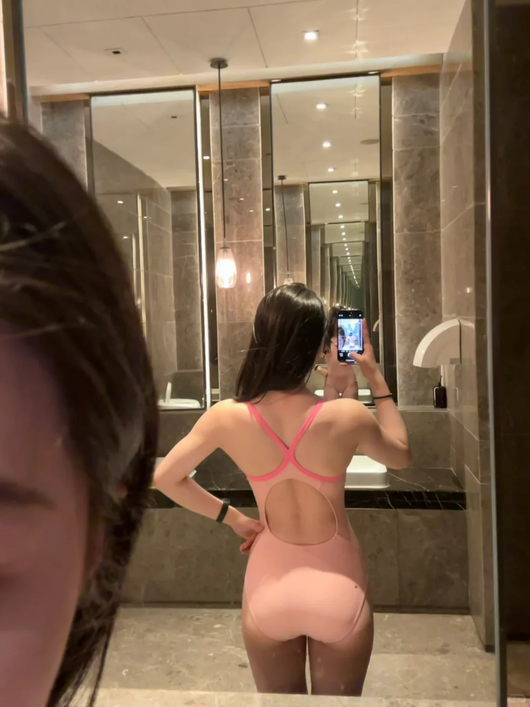 今年穿过最粉嫩的泳衣啦！