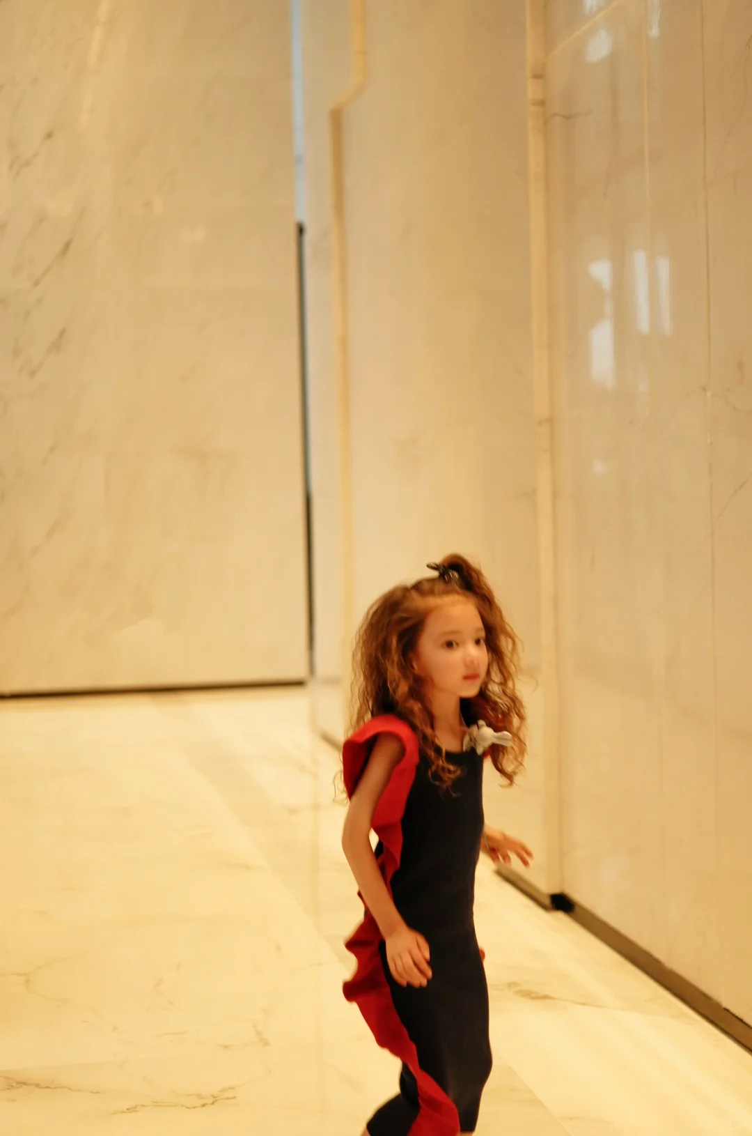 OMG！ 好美的女孩子！