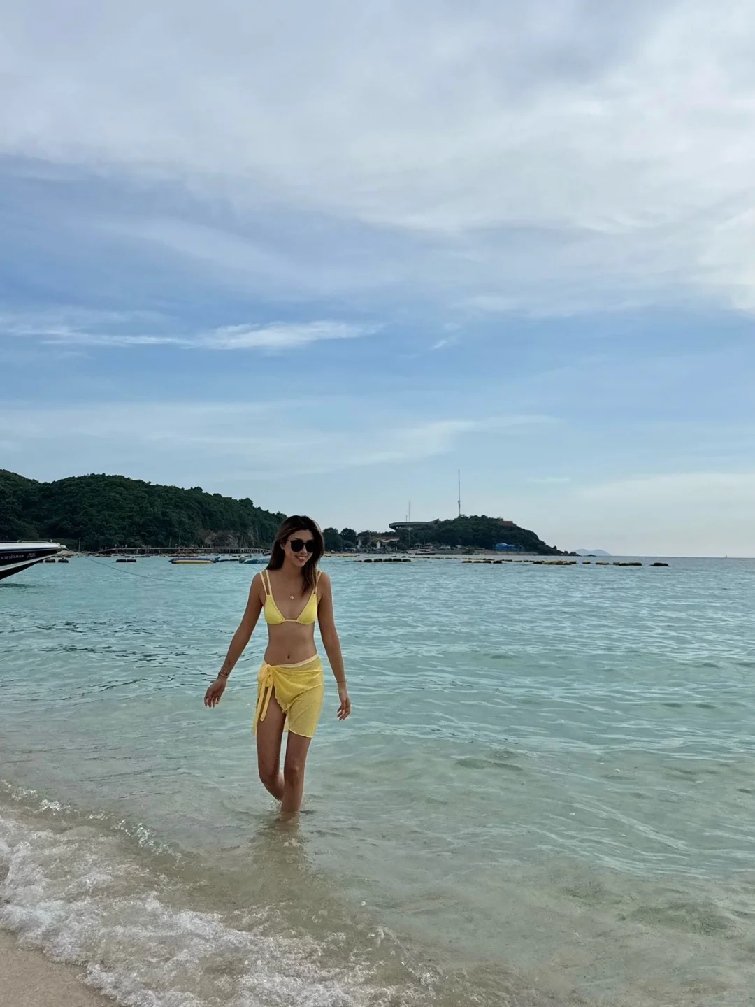 B/W | 被这件柠檬黄泳衣美到失语🌴