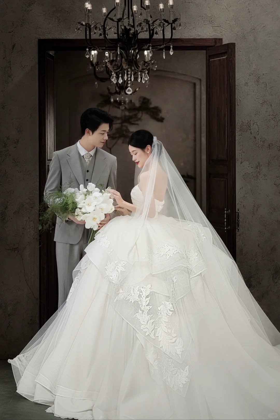 大理山茶园｜藏在复古庄园里的高级感婚照