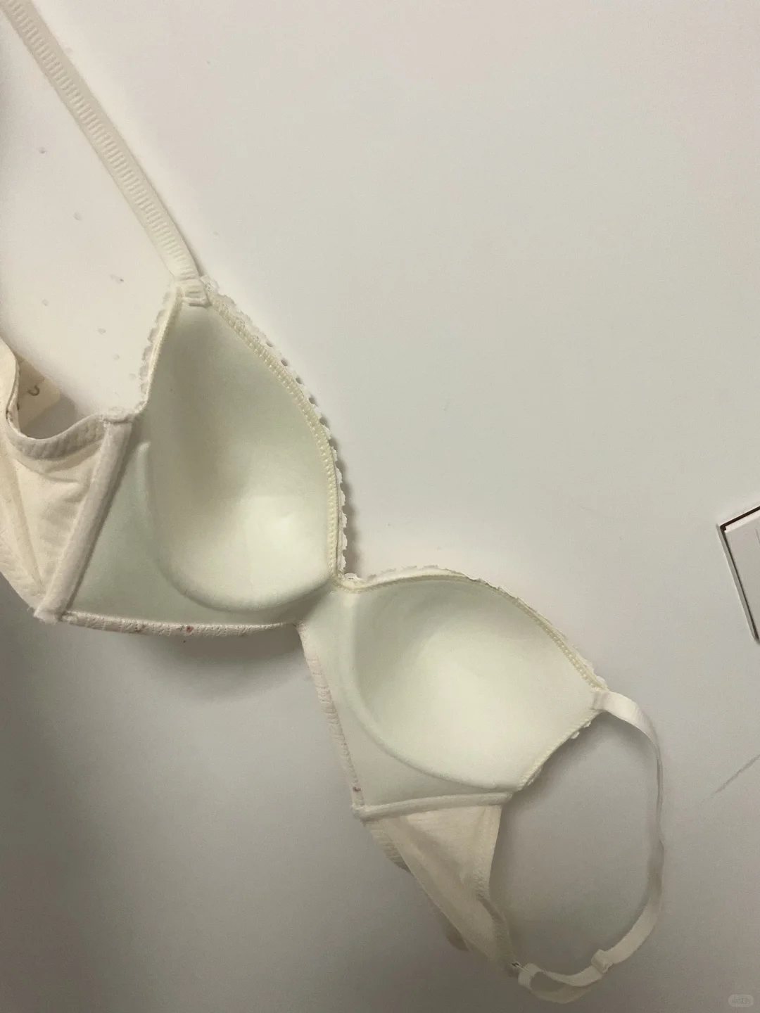 女生小胸穿它胸型超圆润？蕾丝 + 嘭感 yyds