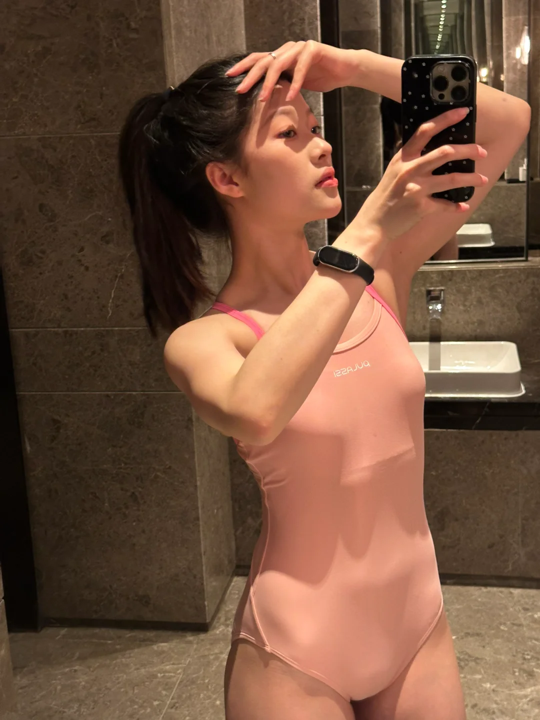 今年穿过最粉嫩的泳衣啦！