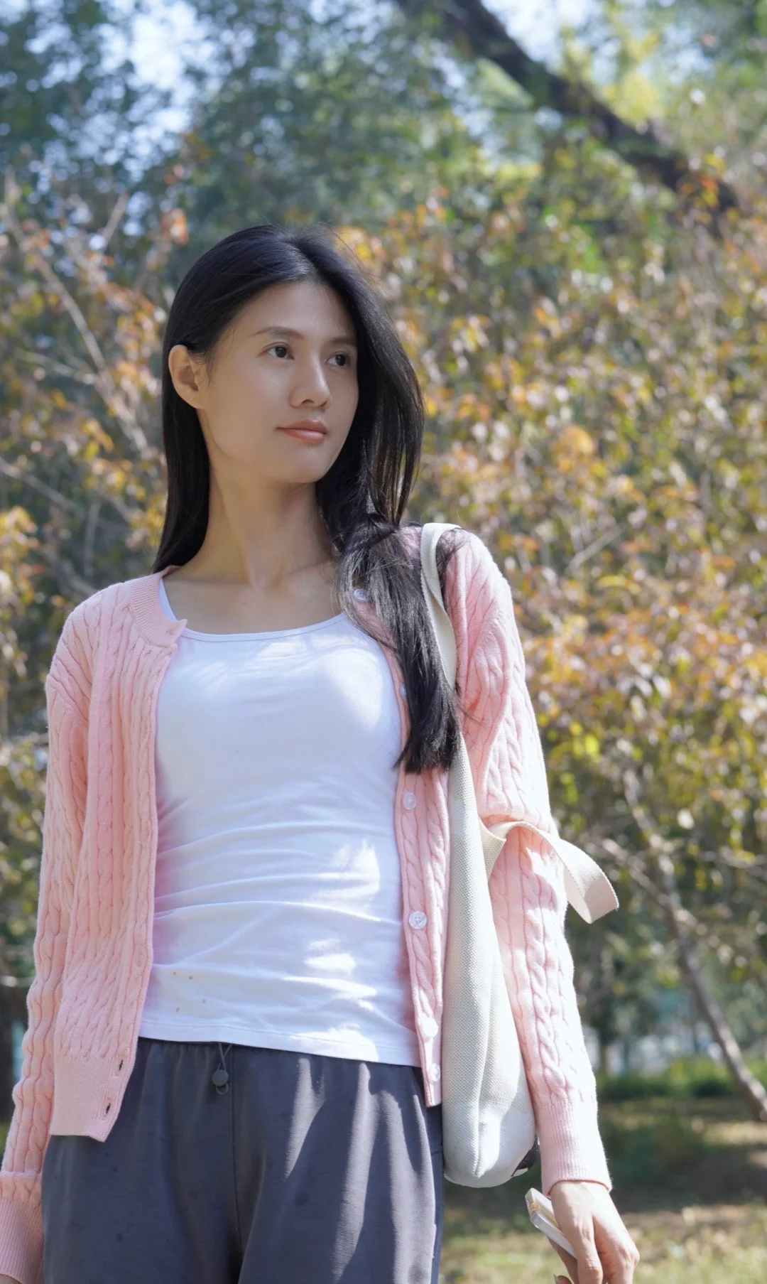 她有一种独特的魅力