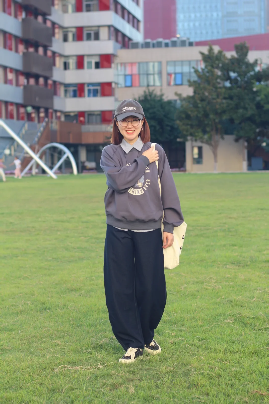 42岁丨秋天的松弛感是卫衣给的🍂