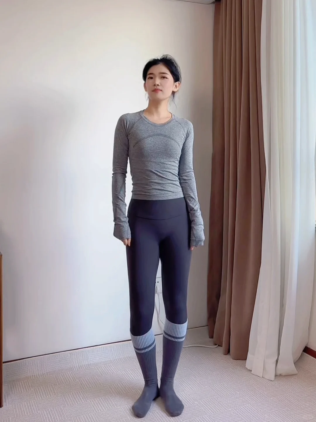 麻灰瑜伽服是懂「身材作弊」的🥹想焊身上