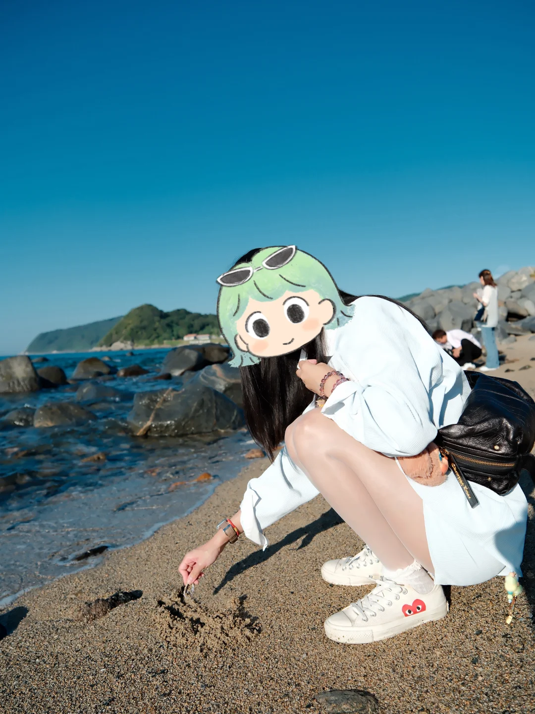 原来蓝色丝袜上身是这个效果