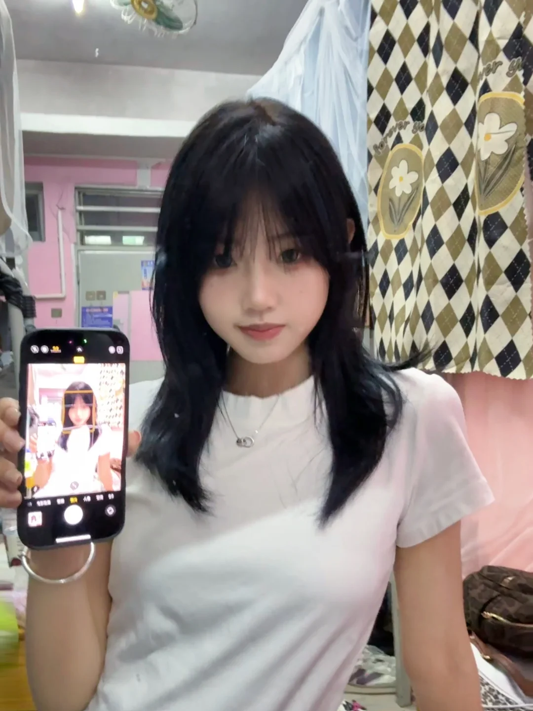 方圆脸天菜！今天剪的八字刘海美到我了✨