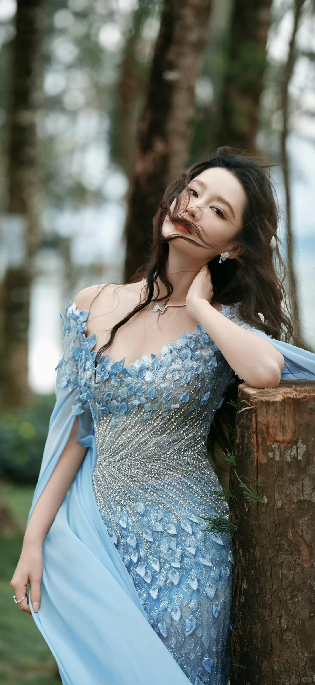 20251102明星壁纸｜【李沁】～