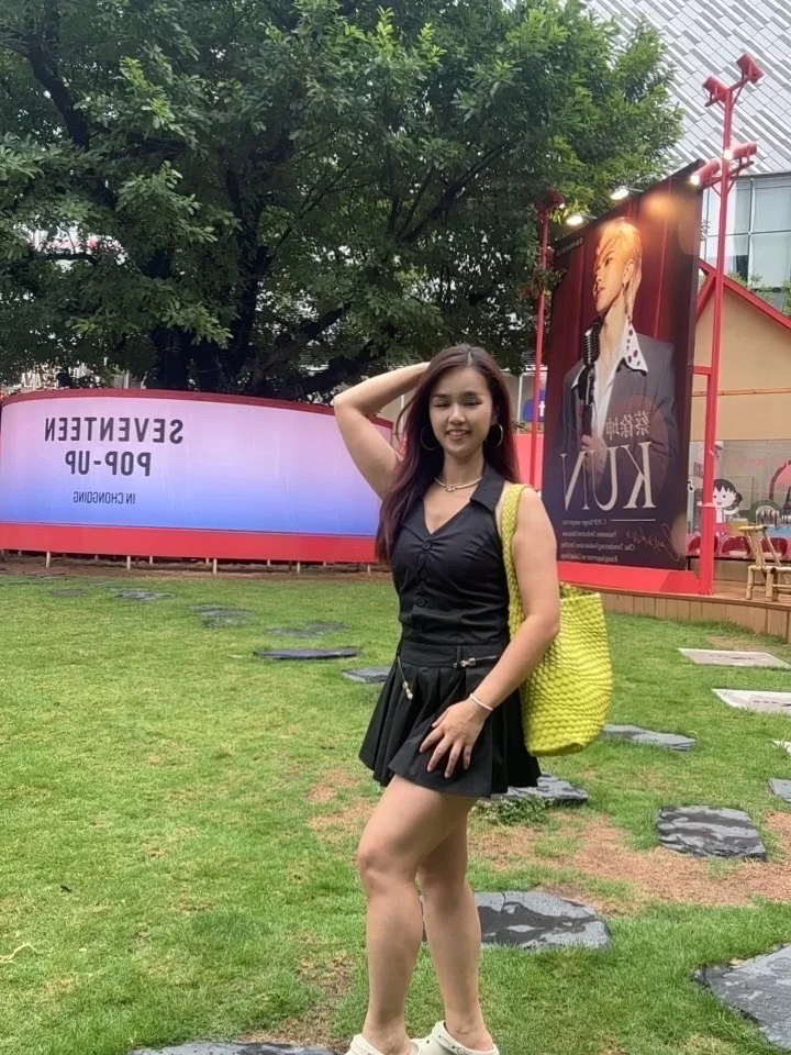 健身女的肌肉线条不是一朝一夕