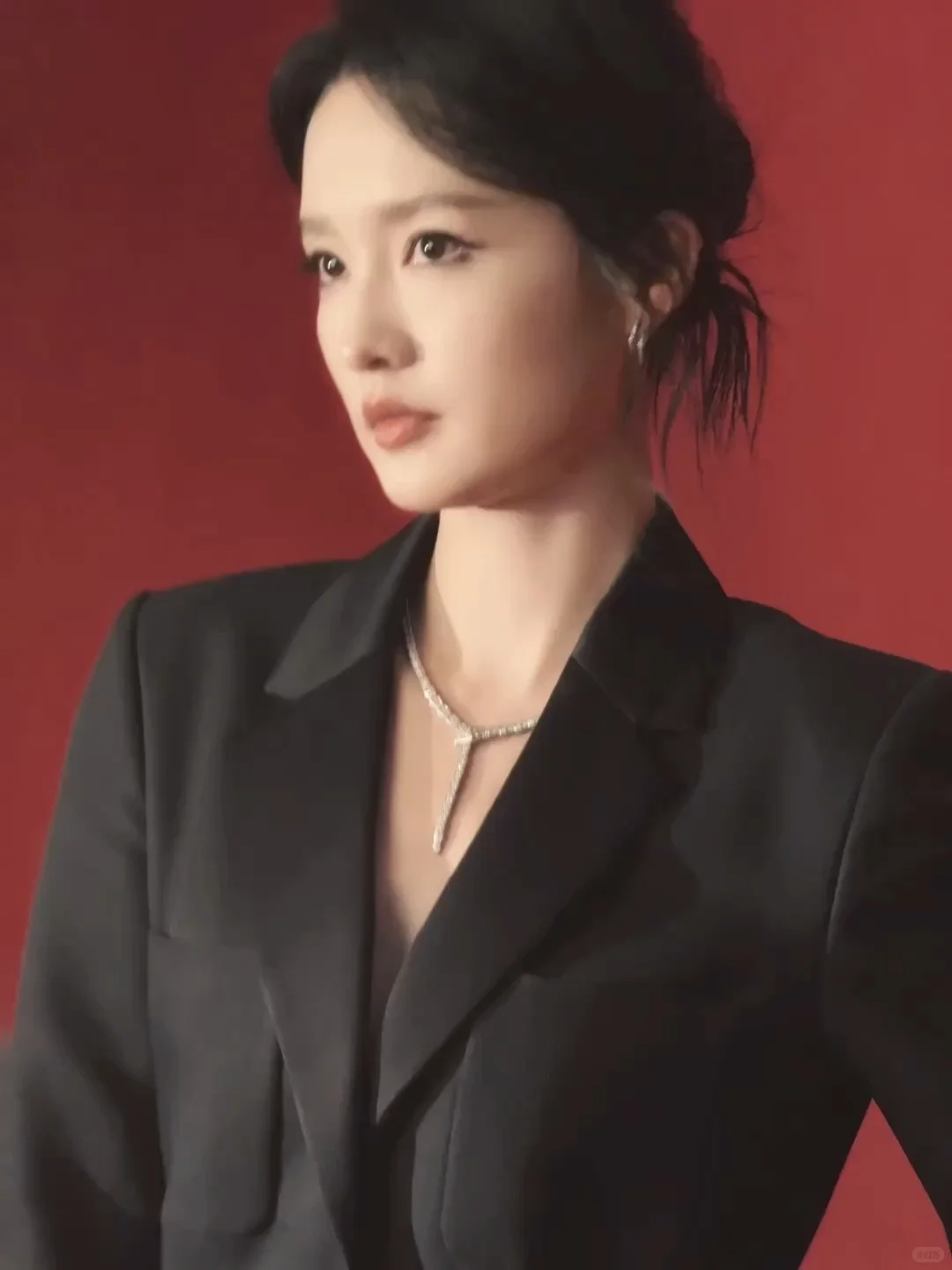 “妈生脸”的骨相优势，侧脸绝杀