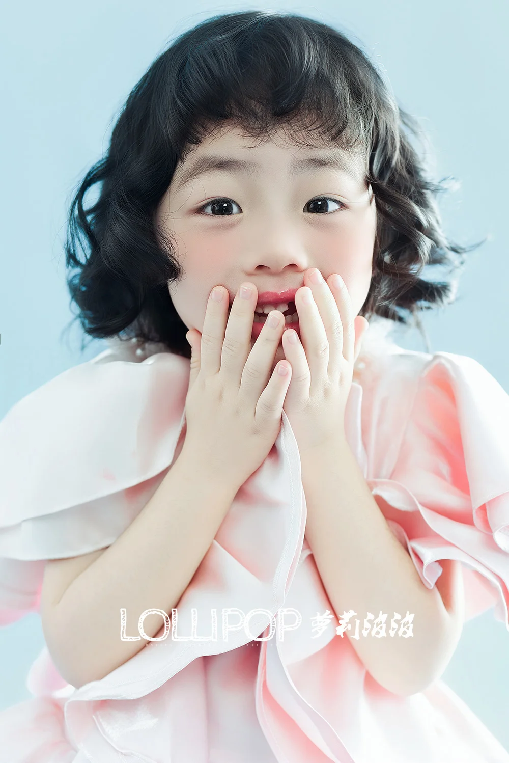 家人们！嘞个女鹅这组写真直接把我美懵了